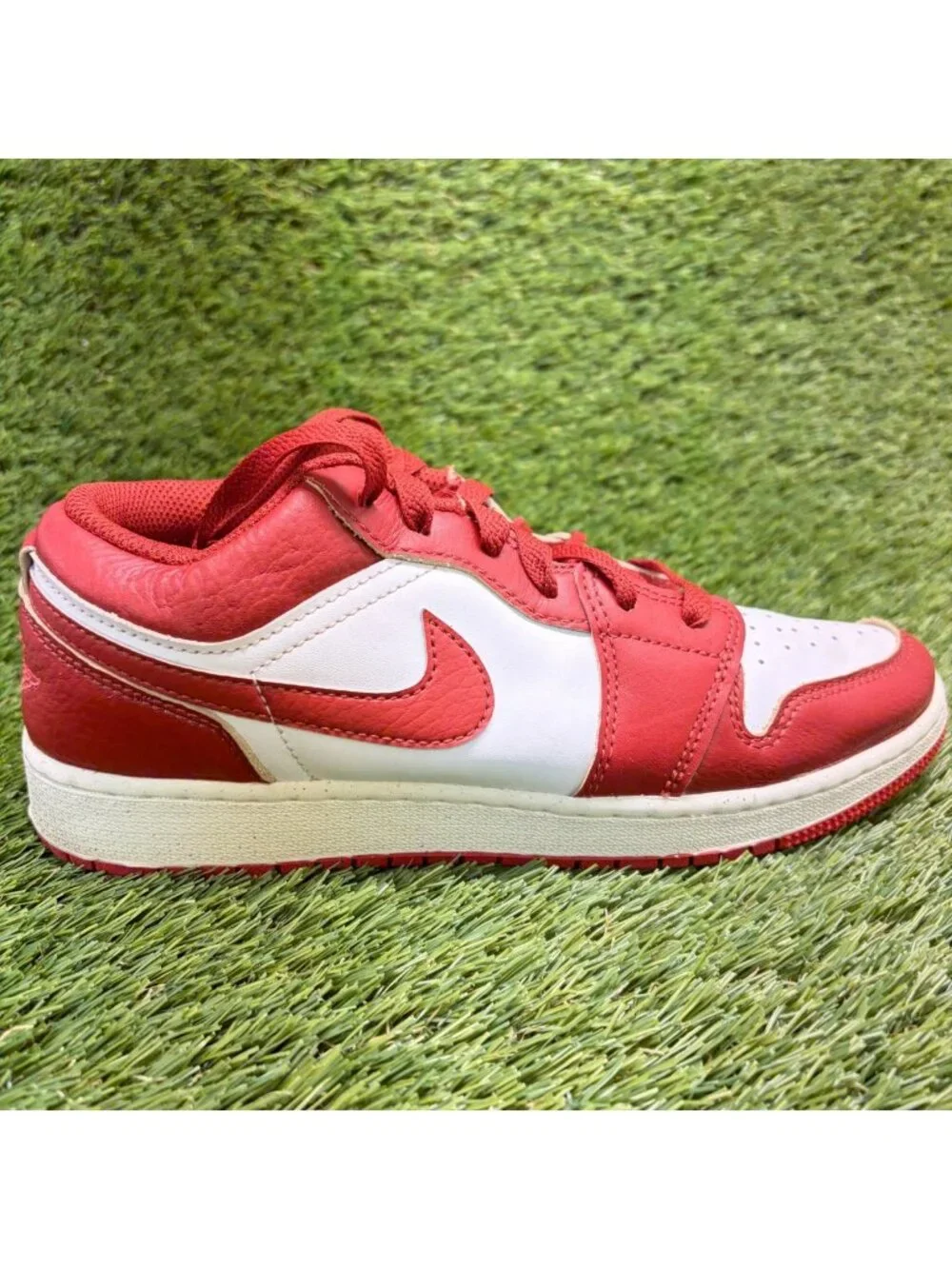 Nike Air Jordan 1 Low SE Boys Size 6Y White Red Athletic Leather Shoes Sneakers